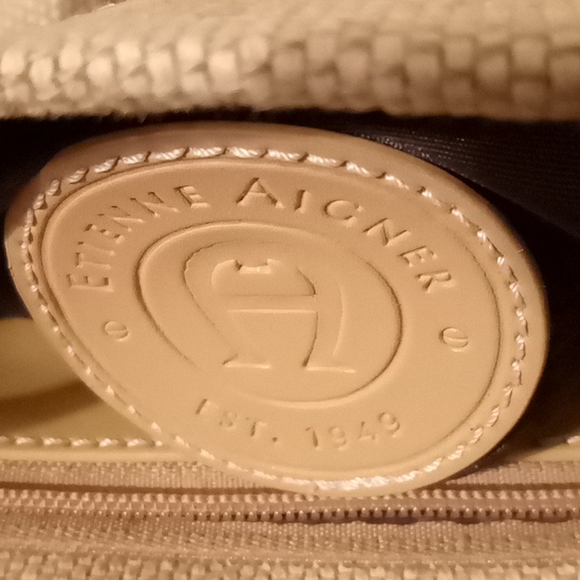 NWOT Etienne Aigner 👜 - Picture 3 of 4